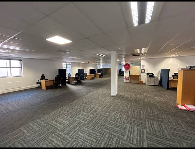 1,194M² OFFICE TO LET IN CENTURY CITY